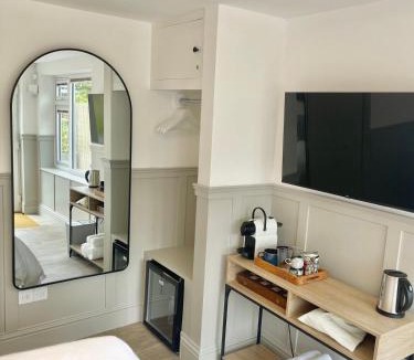 Exeter Apartment | The Cabin at Number 12