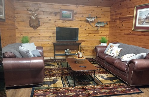 Montier Cabin | The Cabin at Stormy Mountain Ranch, 800acre Ranch. ATV, Horses or Jeeps welcome
