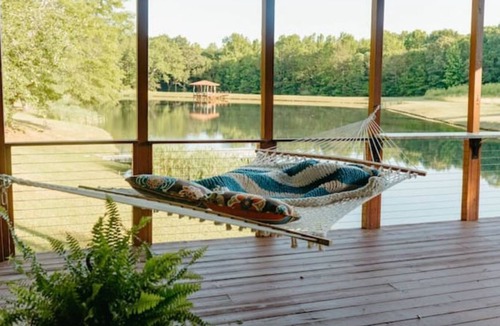 Danielsville Cabin | The Cabin @ Mirror Lake