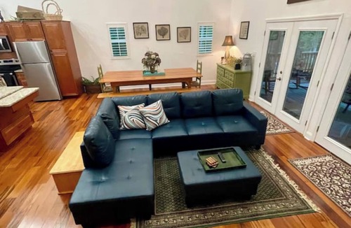 Inglis House | The Cabin!