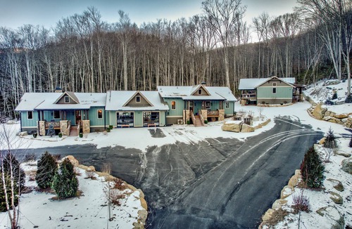 Beech Mountain Cabin | The Cabins at Buckeye Creek at Eagles Nest - full retreat!