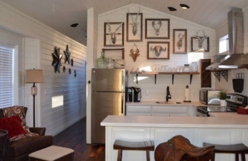 Evergreen Cabin | The Cabins at Country Road