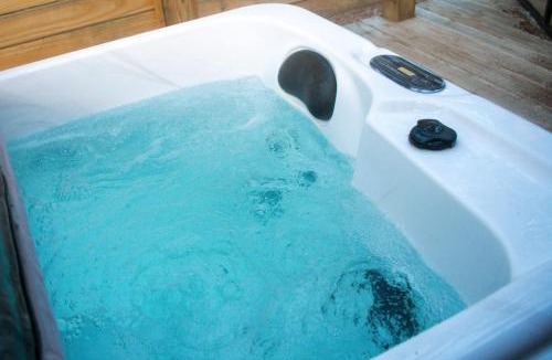 Blue Jay House | The Cabins at Pine Haven - Beckley
