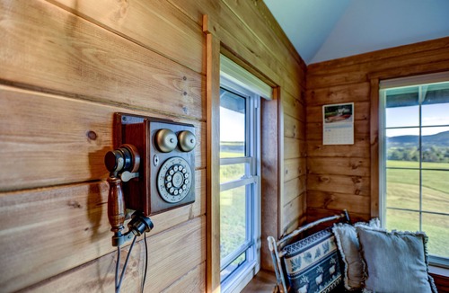 Sprout Brook House | The Caboose | Mtn Views | Farm Animals + Fire Pit!