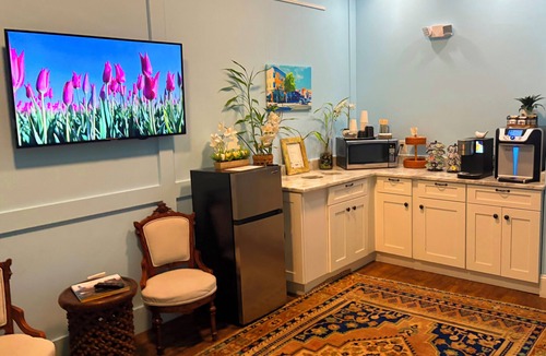 Beverly Hotel | The Cabot Lodge