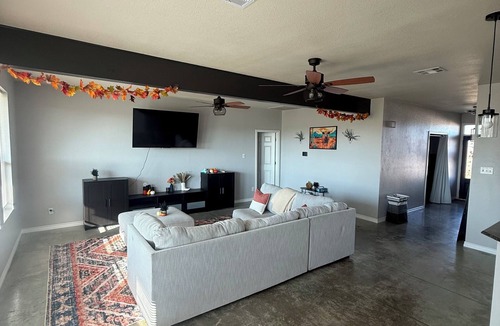 Williamson County House | The Cactus Casa- Spacious, Family-Friendly, Next to Cactus Cantina & Coffeehouse