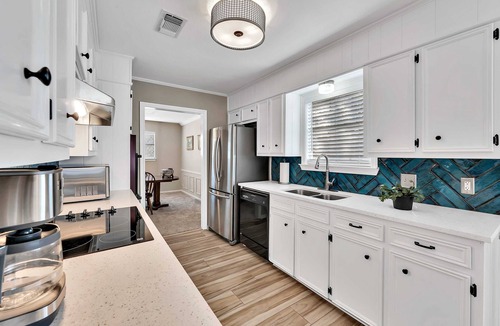 Waco House | The Cactus Casa Uno - Next to Lake Waco - 15m to Downtown Waco - PET FRIENDLY