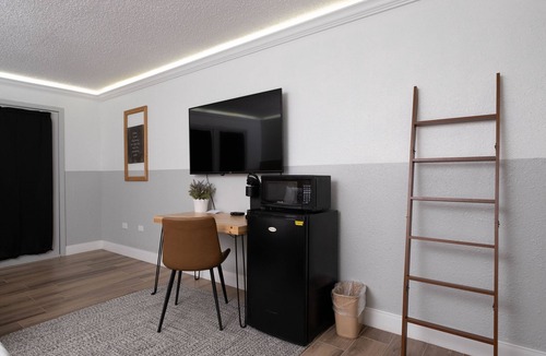 Amarillo Hotel | The Cactus Cove Inn and Suites