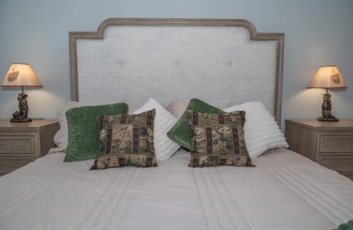 Tall Trees House | The Caddy Shack Heated Pool 4 seater golf cart