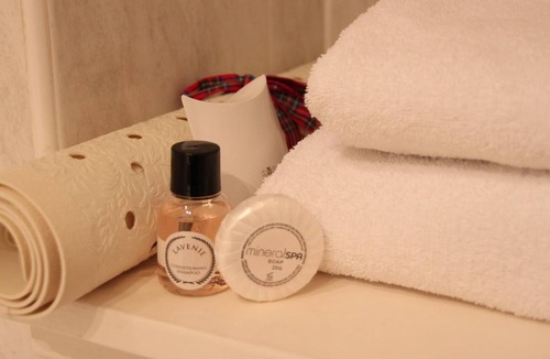 Bathgate Hotel | The Cairn Hotel