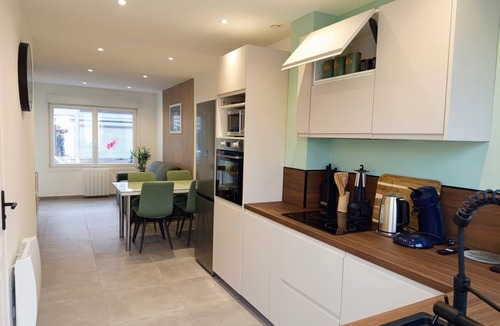 Calais City Center Apartment | The Calais Beacon | Premium apt 2 min walk to the sea