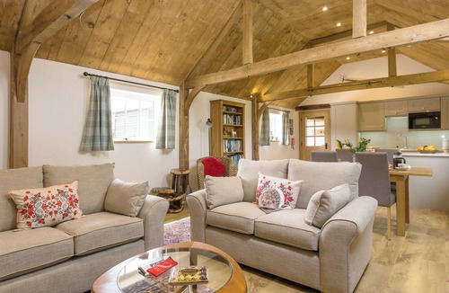Bushton Cottage | The Calf Shed-UKC2113