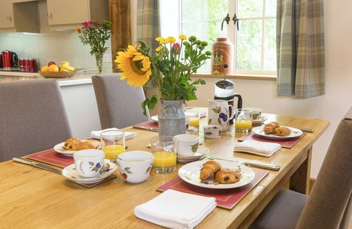 Bushton Cottage | The Calf Shed-UKC2113