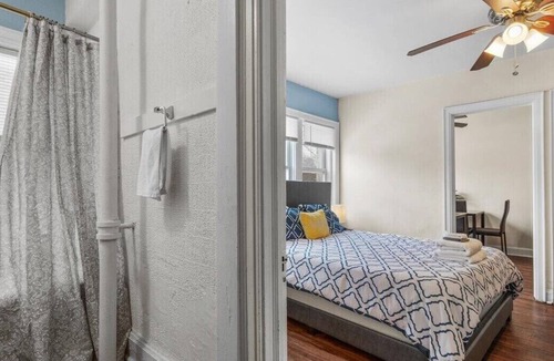 Country Club Plaza Area Apartment | The Calm Suite*Walk to Plaza*Free Parking Space