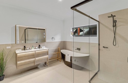 Mansfield House | The Calzburg