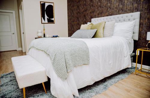 East Cambridge Apartment | The Cambridge Haven Luxury 2BR FIFA Fan Zone Charles river MIT Kendall Sq