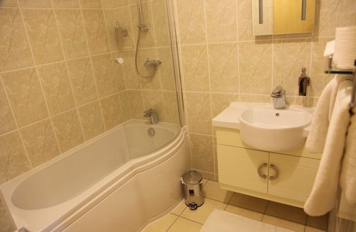 Huddersfield Hotel | The Cambridge Hotel