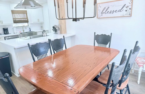 Flowood House | The Camelia House at the Rez 4 bedroom w/beautiful decor