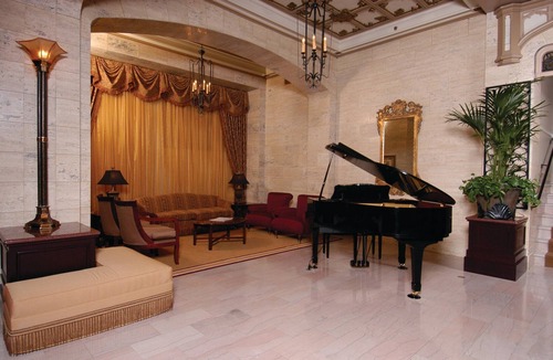 Downtown Seattle Resort | The Camlin Resort Studio