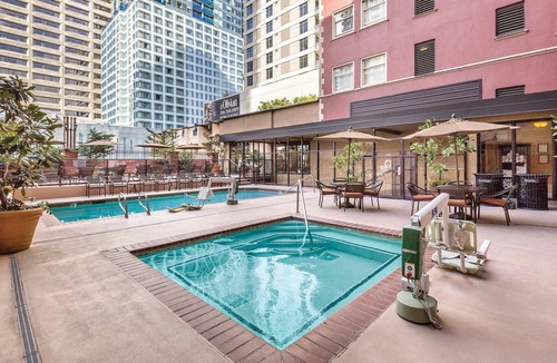 Downtown Seattle Resort | The Camlin Resort Studio