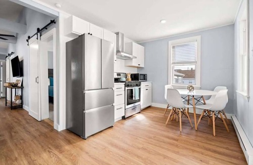 Salisbury Beach Apartment | The Cammie Cabana | Pet Friendly | Walk to Beach