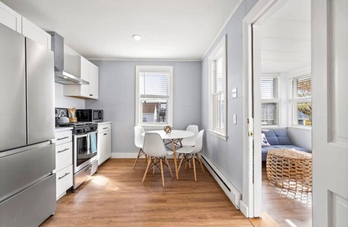 Salisbury Beach Apartment | The Cammie Cabana | Pet Friendly | Walk to Beach