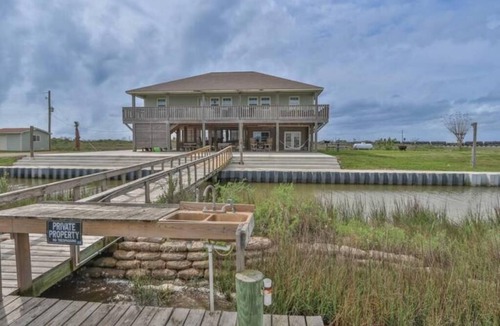 Hitchcock House | The Camp House on Saltwater Lake