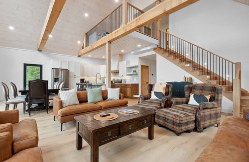 Rangeley House | The Camp on Cottage | Pet Friendly | Air Conditioning