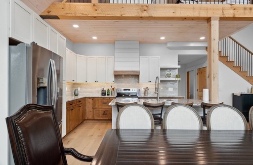 Rangeley House | The Camp on Cottage | Pet Friendly | Air Conditioning