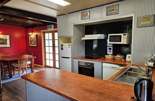 Camperdown Hotel | The Camperdown Mill - South West Victoria