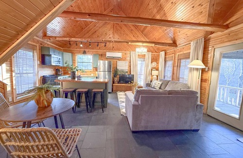 Boswell Cabin | The Camphouse ~ ON Livingston Creek