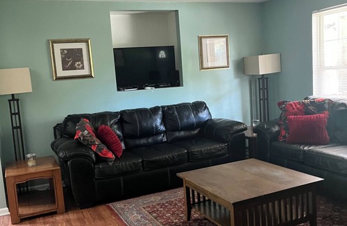 Eau Claire House | The Canal Riverfront Getaway