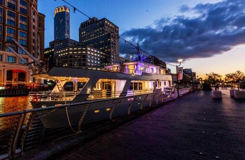 Canary Wharf Boat Rental | The Canary Yacht