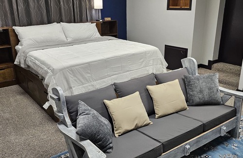 Clovis Bed & Breakfast | The Canna House by High Society Rentals