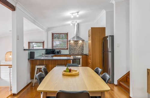 Terrigal House | The Canopy House - by Coast Hosting