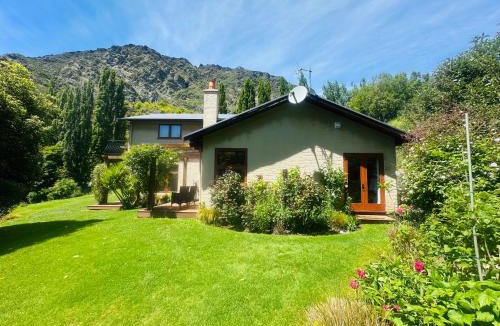 Arthur's Point Bed & Breakfast | The Canyons B&B