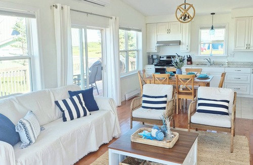 Sea View House | The Cape Islander: Seaside Cottage with Bunkhouse in Serene Sea View