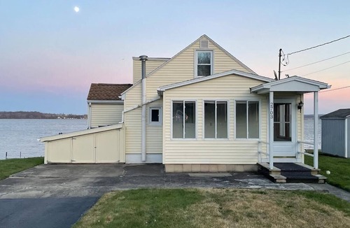 Seneca Falls House | The Cape: Waterfront Home on Cayuga Lake