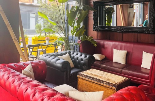 Munster Hotel | The Captain Cook Hotel