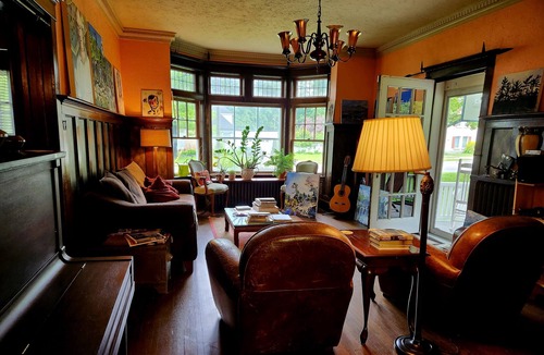 Midland Bed & Breakfast | The Captain's House bed & breakfast