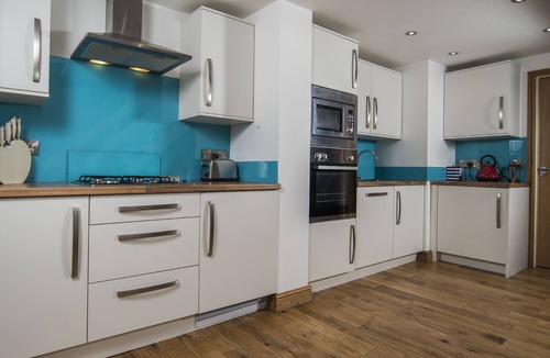 Borth-y-Gest Cottage | The Captain's Penthouse