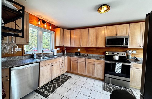 Steuben Ski Chalet | The Captain's Quarters