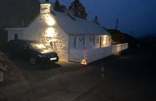 Thurso Cottage | The Captains - Nautical themed traditional crofters cottage