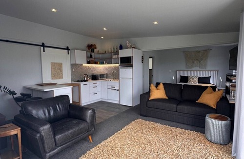 Pukenui Apartment | The Captains Quarters Houhora