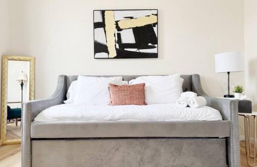 Evansville Apartment | The Cardinal Studio Apartments