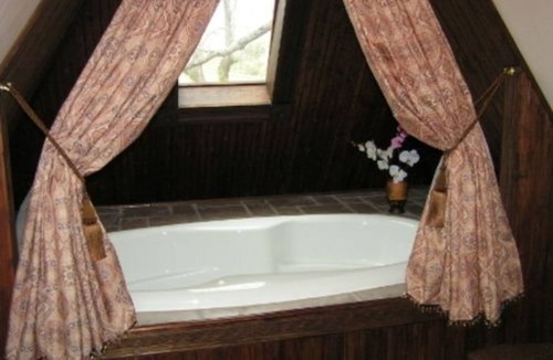 Bonham Bed & Breakfast | The Carleton House