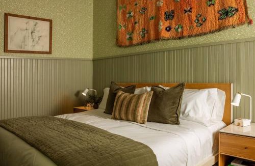Carlton House | The Carly Estate