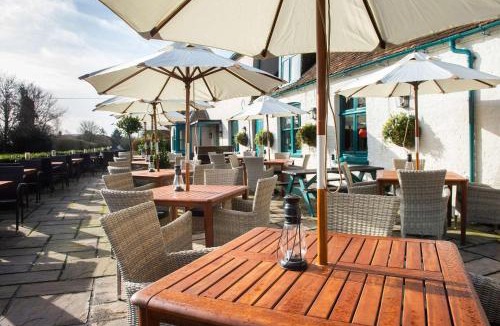 Burghclere Hotel | The Carnarvon Arms