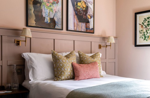 Burghclere Hotel | The Carnarvon Arms