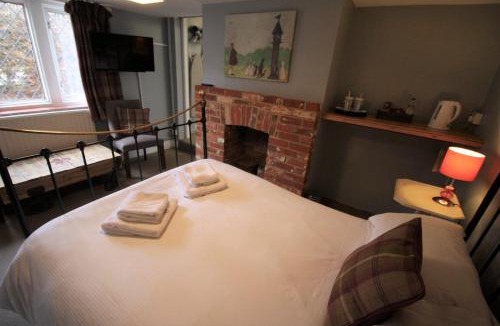 Burghclere Hotel | The Carpenters Arms